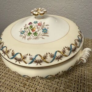 Sandringham Blue
by WEDGWOOD Vegetable Bowl with lid